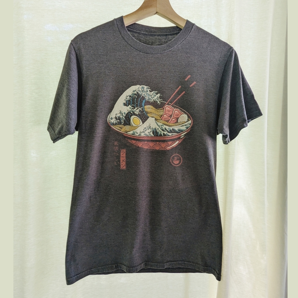 Vintage Great Wave Ramen Japanese Graphic T-shirt